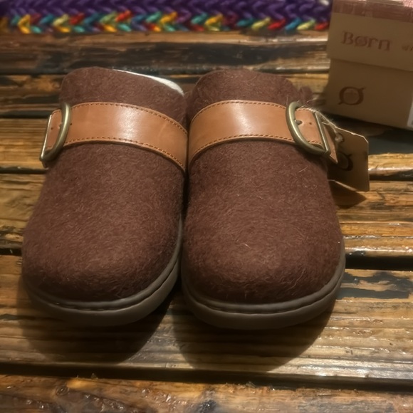 New in box born Lia shoes - Picture 2 of 5